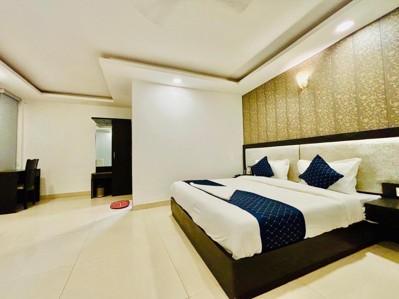 The Bellwood Suites Near Igi Airport New Delhi Exterior photo